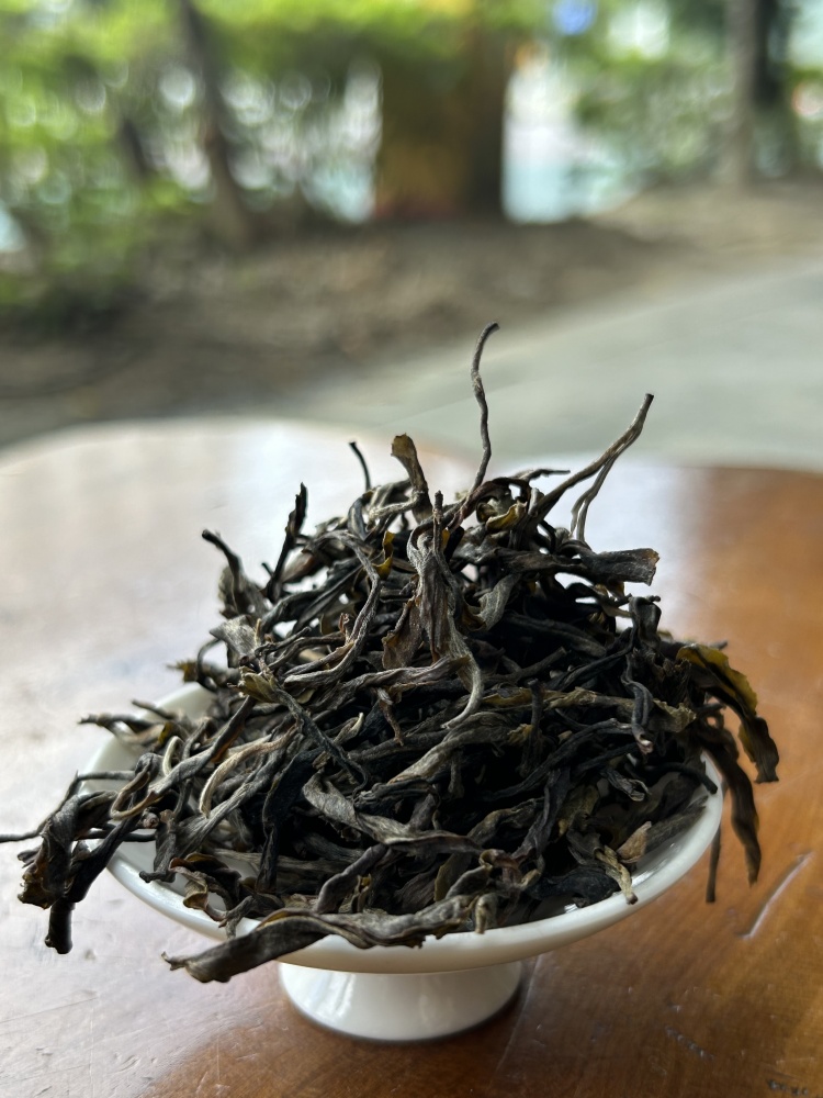 Yunnan Pu'er Tea, China Pu erh raw tea Yunnan deep mountain tea 357 grams per serving - Image 3