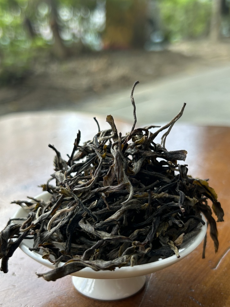 Yunnan Pu'er Tea, China Pu erh raw tea Yunnan deep mountain tea 357 grams per serving - Image 4
