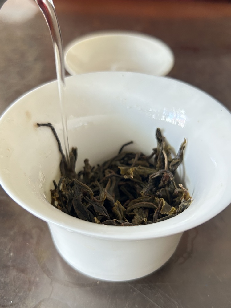 Yunnan Pu'er Tea, China Pu erh raw tea Yunnan deep mountain tea 357 grams per serving - Image 6