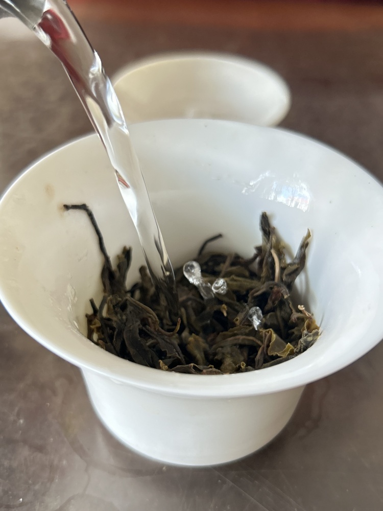 Yunnan Pu'er Tea, China Pu erh raw tea Yunnan deep mountain tea 357 grams per serving - Image 7