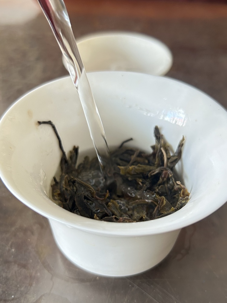 Yunnan Pu'er Tea, China Pu erh raw tea Yunnan deep mountain tea 357 grams per serving - Image 8