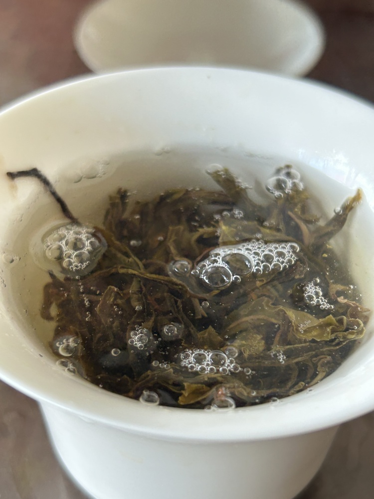 Yunnan Pu'er Tea, China Pu erh raw tea Yunnan deep mountain tea 357 grams per serving - Image 10